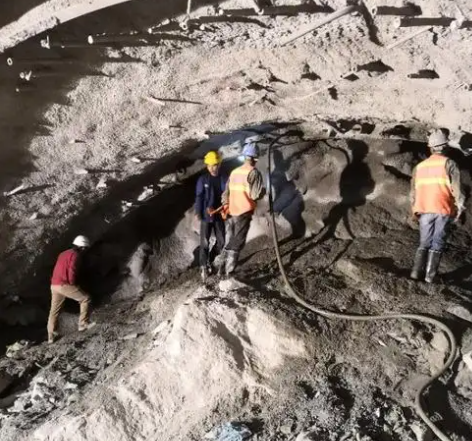 佳木斯拱顶带模注浆料的施工流程及注意事项